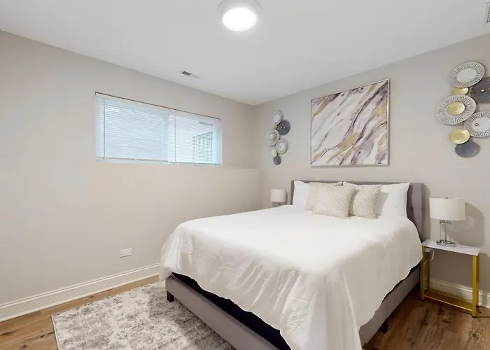 Modern Elegance: 4br Duplex W/ Free Garage Parking * Chicago