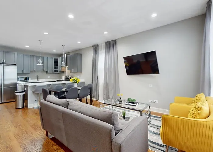 Modern Elegance: 4br Duplex W/ Free Garage Parking Apartment