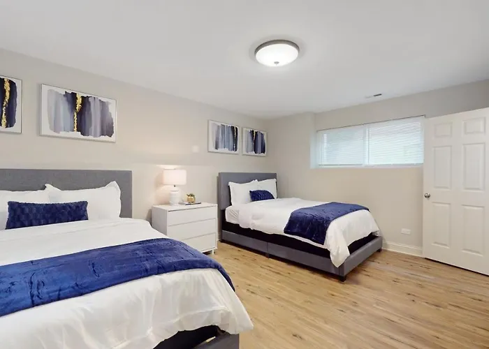 Modern Elegance: 4br Duplex W/ Free Garage Parking * Chicago